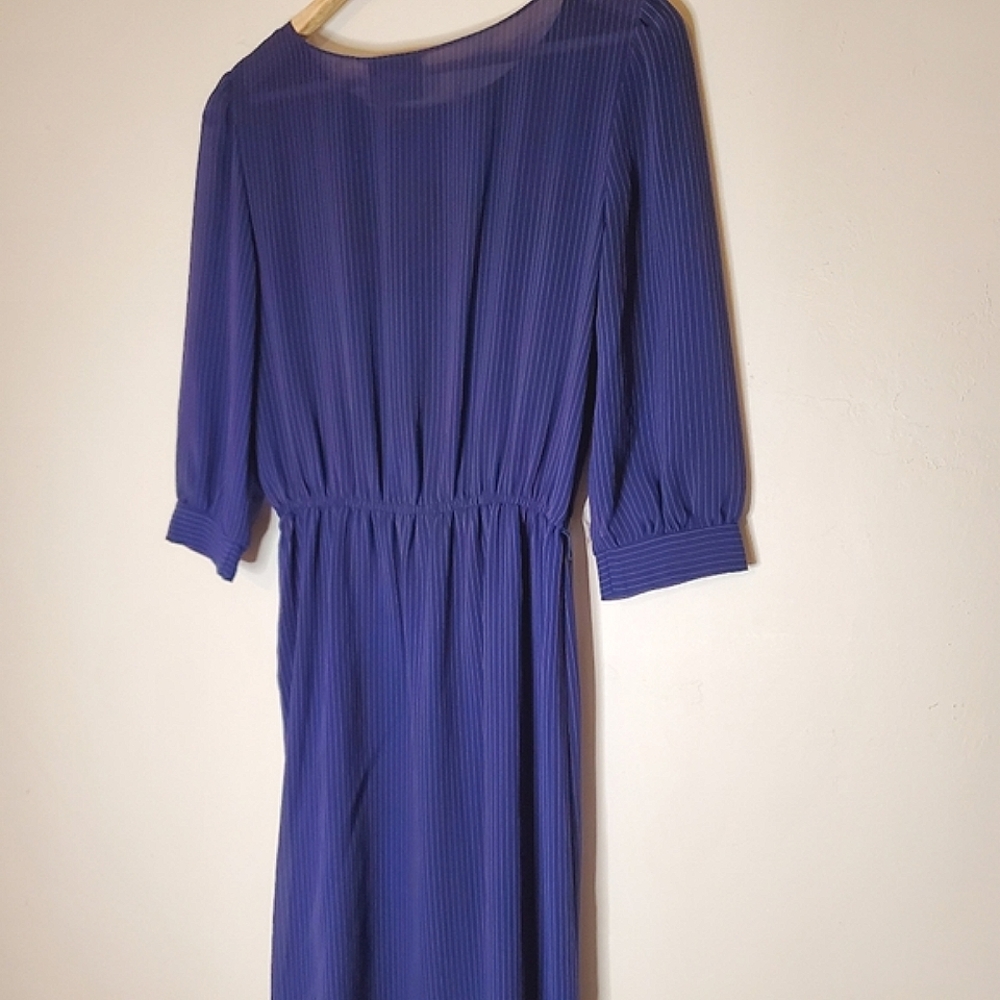 Out of Line Blue Gathered Vintage Midi Dress with Angular Red Stripes - Picture 15 of 16